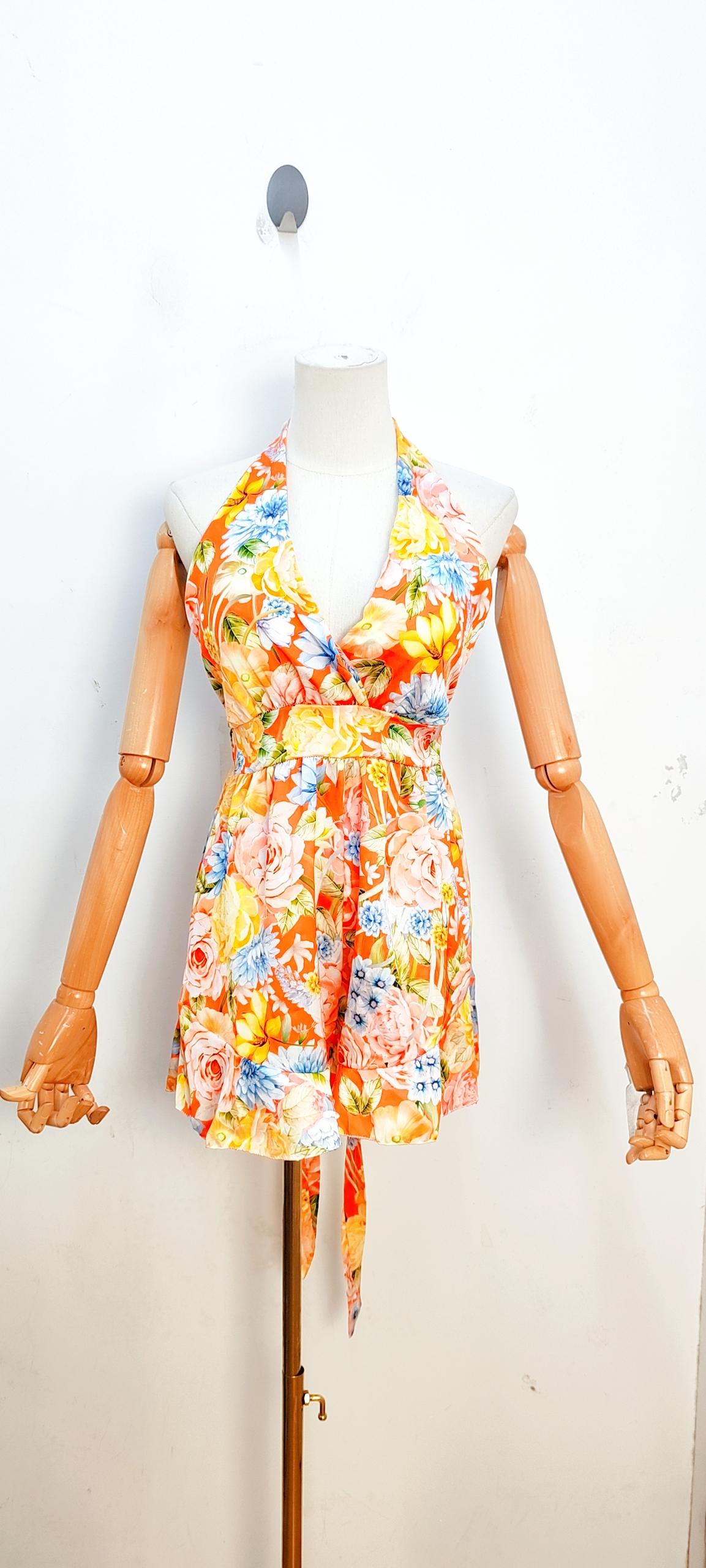 Robe Courte Fleurie Élisa  – Dos Nu & Ceinture